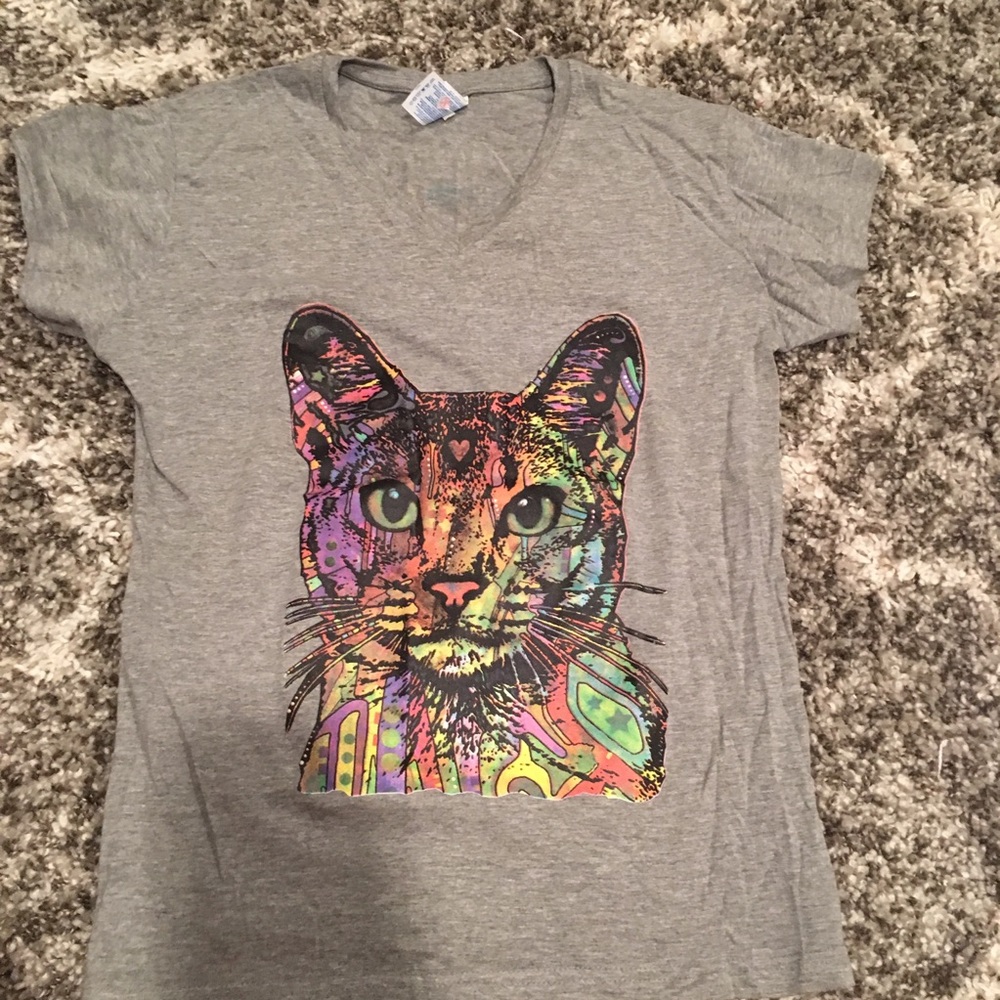 NWOT Colored Cat V-Neck T-shirt